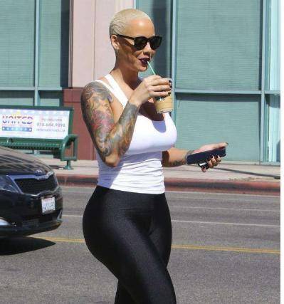 艾波罗斯最新阳光下的温馨日常照片曝光