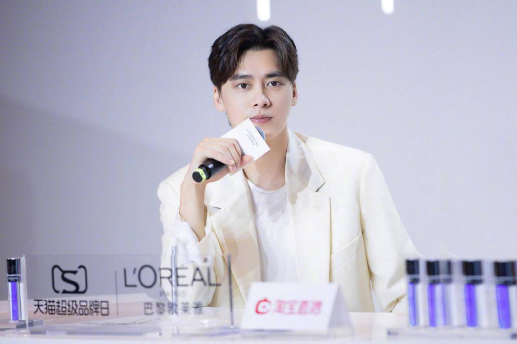 李易峰最新访谈,时代之星的光芒闪耀