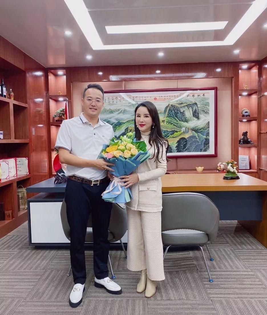 新潮实业重塑市场格局，科技力量引领未来新纪元——最新股价动态！