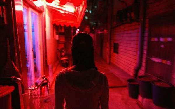 关于奎屯最新红灯区的敏感探讨与法律道德问题探究,警惕涉黄风险。