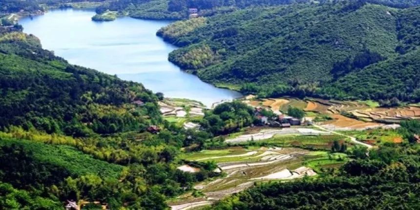 出山店水库最新补建进展与小巷深处的独特风情