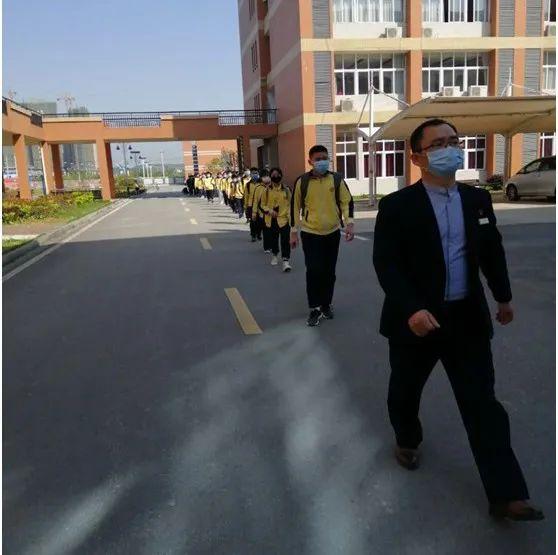 浠水实验高中新任校长,励志之光引领成长之路