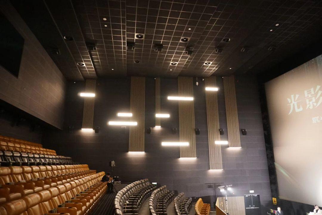 日加鲁最新影院免费,小巷中的隐藏宝藏,探索独特观影体验——警惕违法犯罪风险!