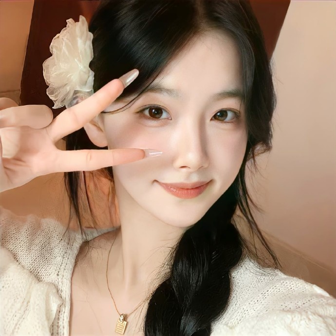 女头设计趋势,最新时尚潮流女性头像设计出炉(2024版)