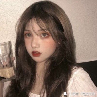 女头设计趋势,最新时尚潮流女性头像设计出炉(2024版)