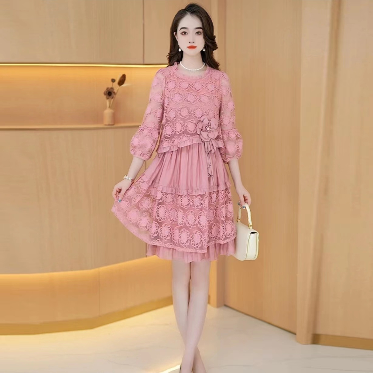 2024春季女装新款,时尚之旅中的变化、自信与成就感