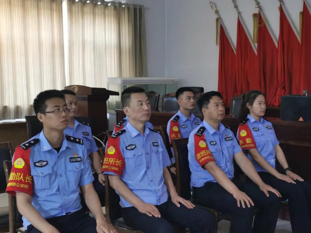 中国最新军旅电影大全,震撼心灵,热血沸腾的热血战场!