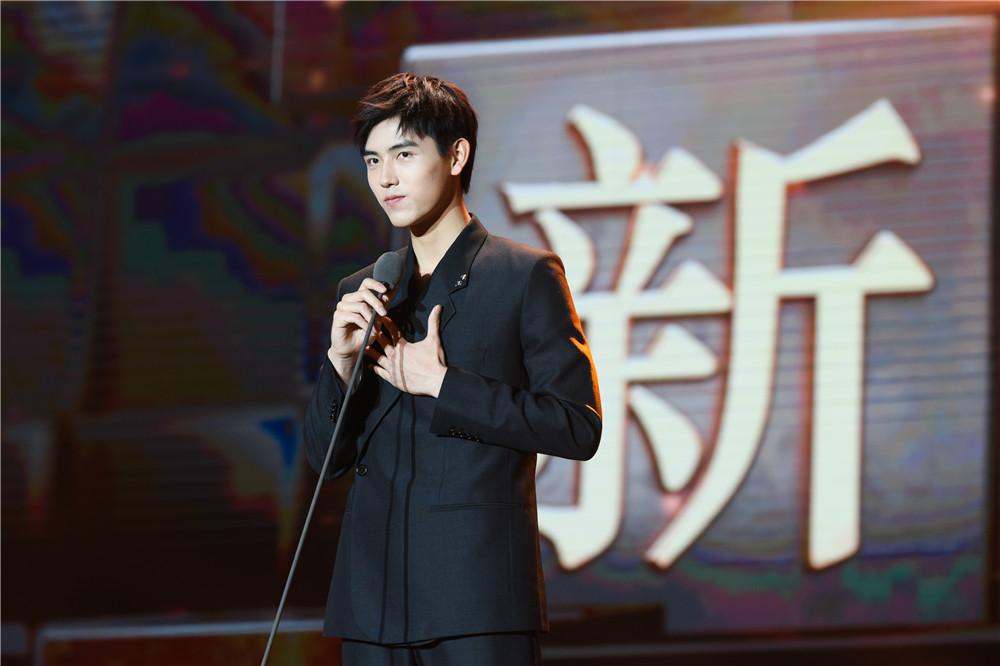 阅文最新，书香浸润心灵，自信铸就学习之路