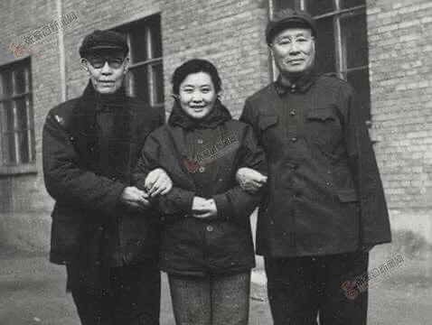 最新父亲歌,最新父亲歌,时代的颂歌与情感的纽带