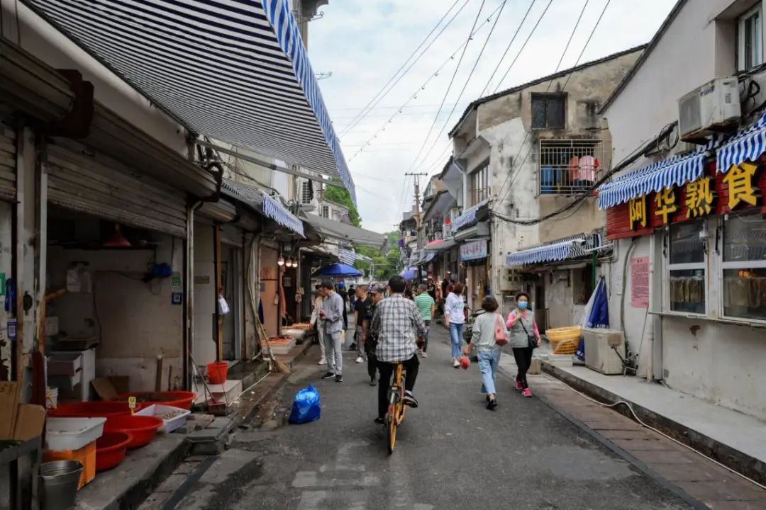 温州街最新,温州街最新，变化中的城市，学习中的我们，自信与成就感的源泉