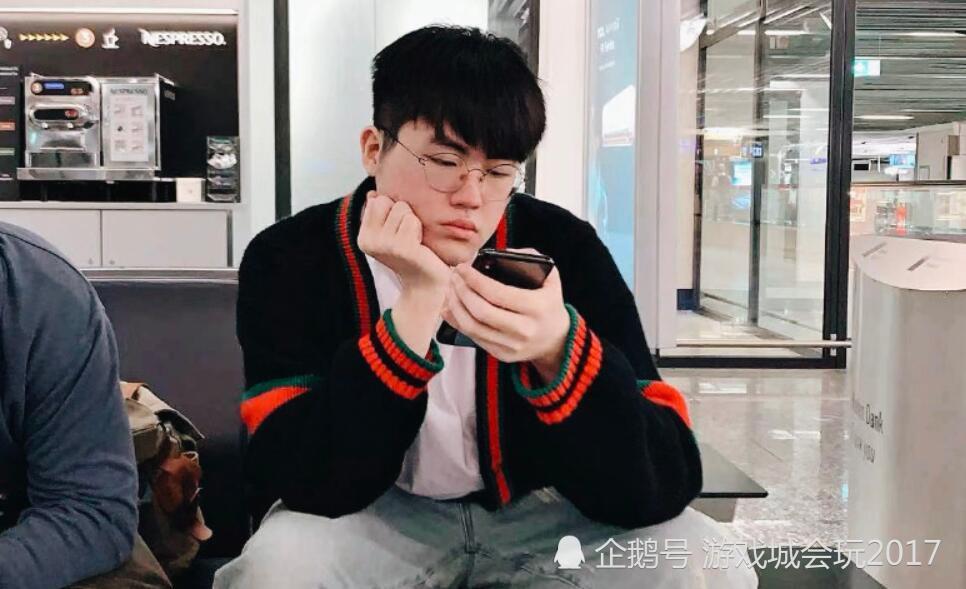 炸裂时尚圈!姿态最新梗火热来袭