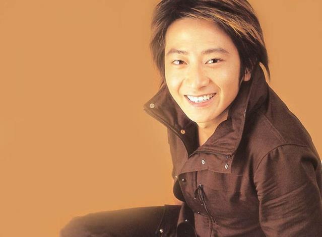 孙耀威最新视频,音乐与演技的完美融合亮相!