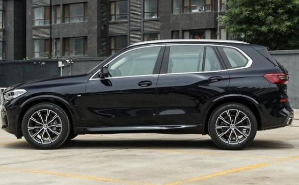 最新国产四级与小城的时光记忆