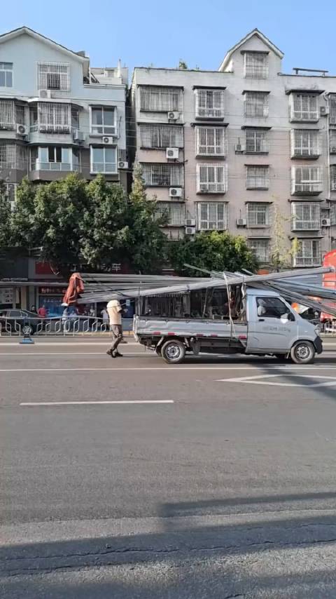 自贡安全事故最新,自贡安全事故最新,变化带来的自信与成就感