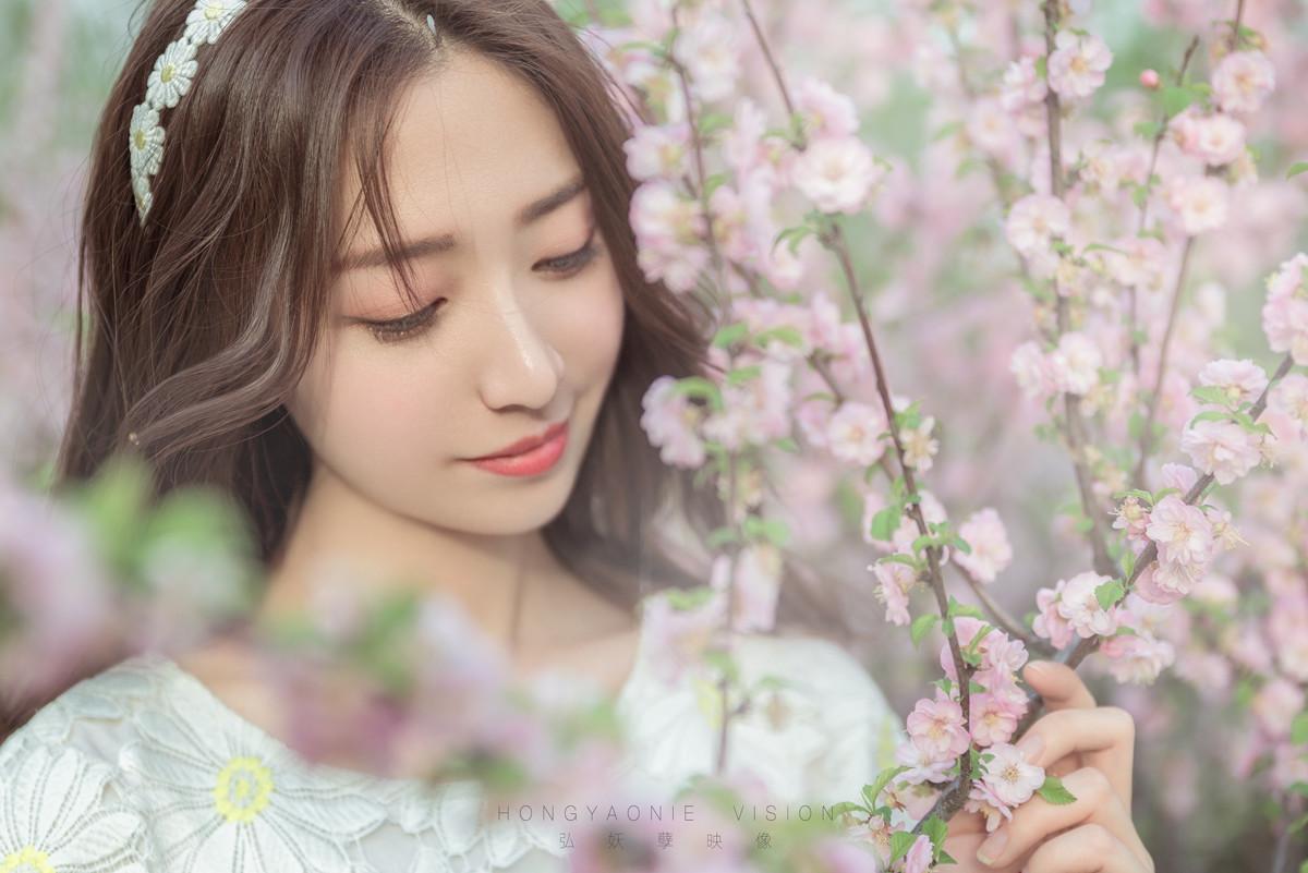 演员李竹老婆,演员李竹老婆，小巷中的秘密美食之旅