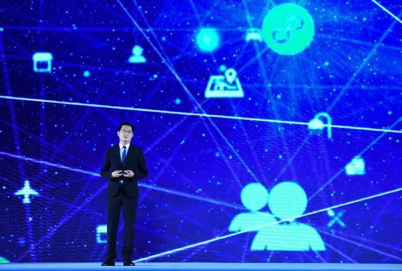 马化腾最新动态揭秘，与自然共舞，探寻内心宁静之旅