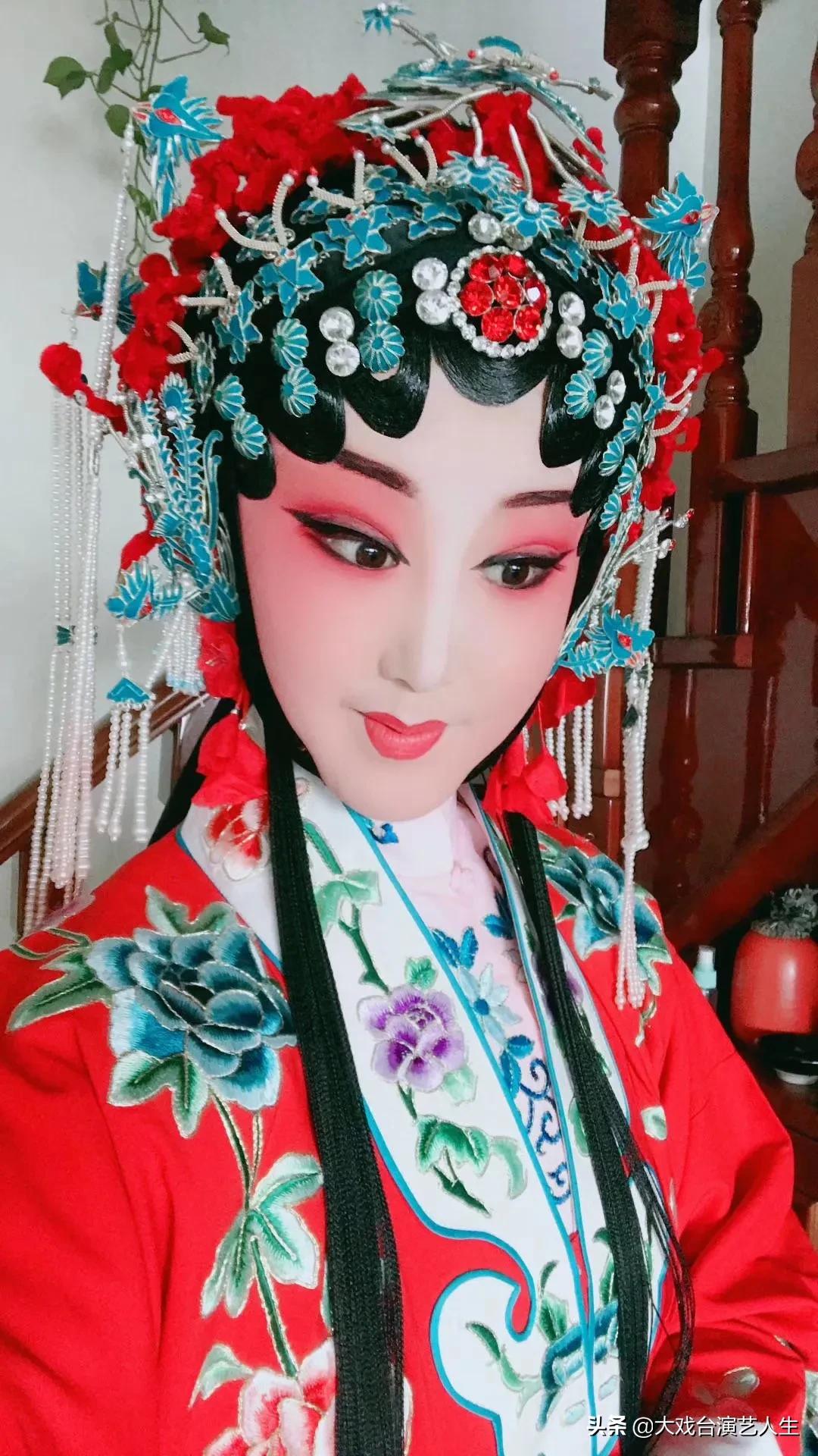 秦姓演员探秘，小巷中的璀璨明珠
