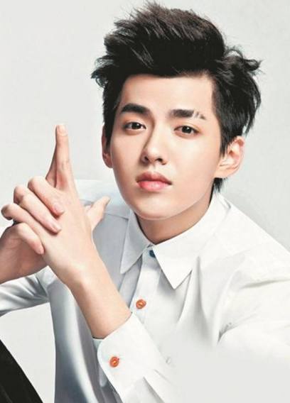 最帅男明星排行榜揭秘,小巷深处的明星魅力与美食宝地探索