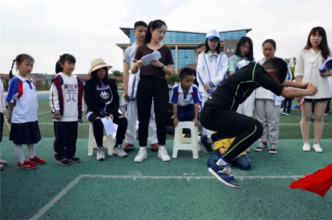 小巷特色小店助威老师比赛加油稿!