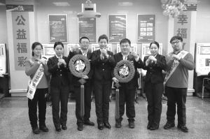 中福在线最新动态,科技产品重塑生活,激发无限潜能与防范潜在风险关注报道