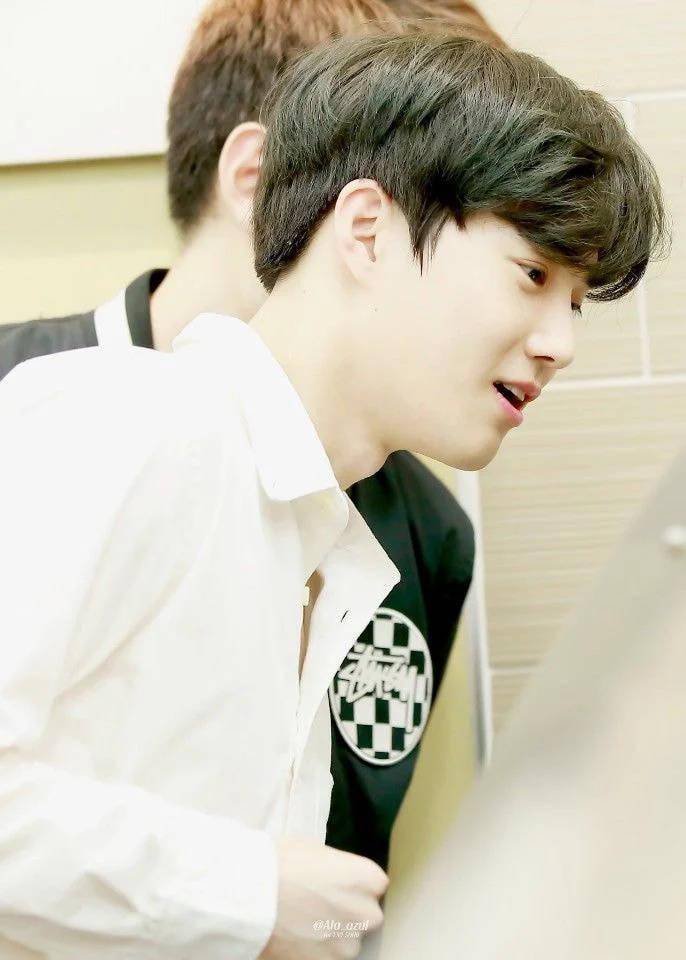 金俊勉最新图片,时代之星的光芒闪耀风采