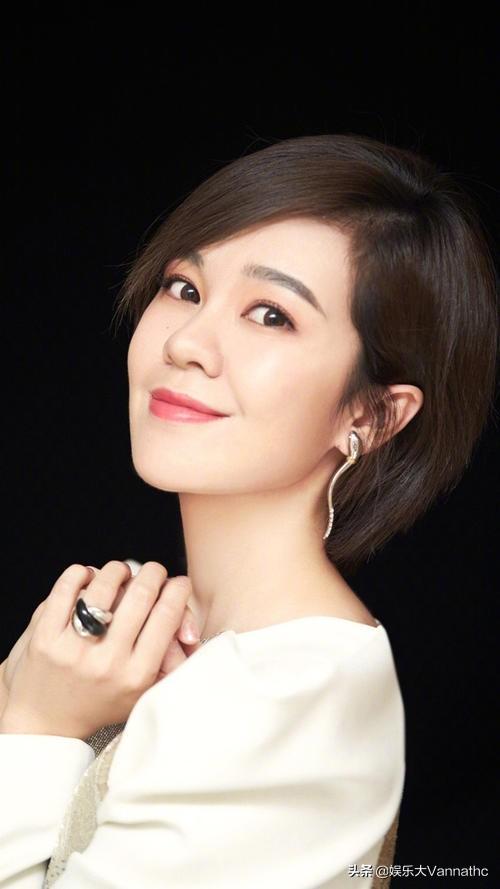 郁可唯最新图片，自然之旅的心灵探索，寻找平和与宁静的旅程