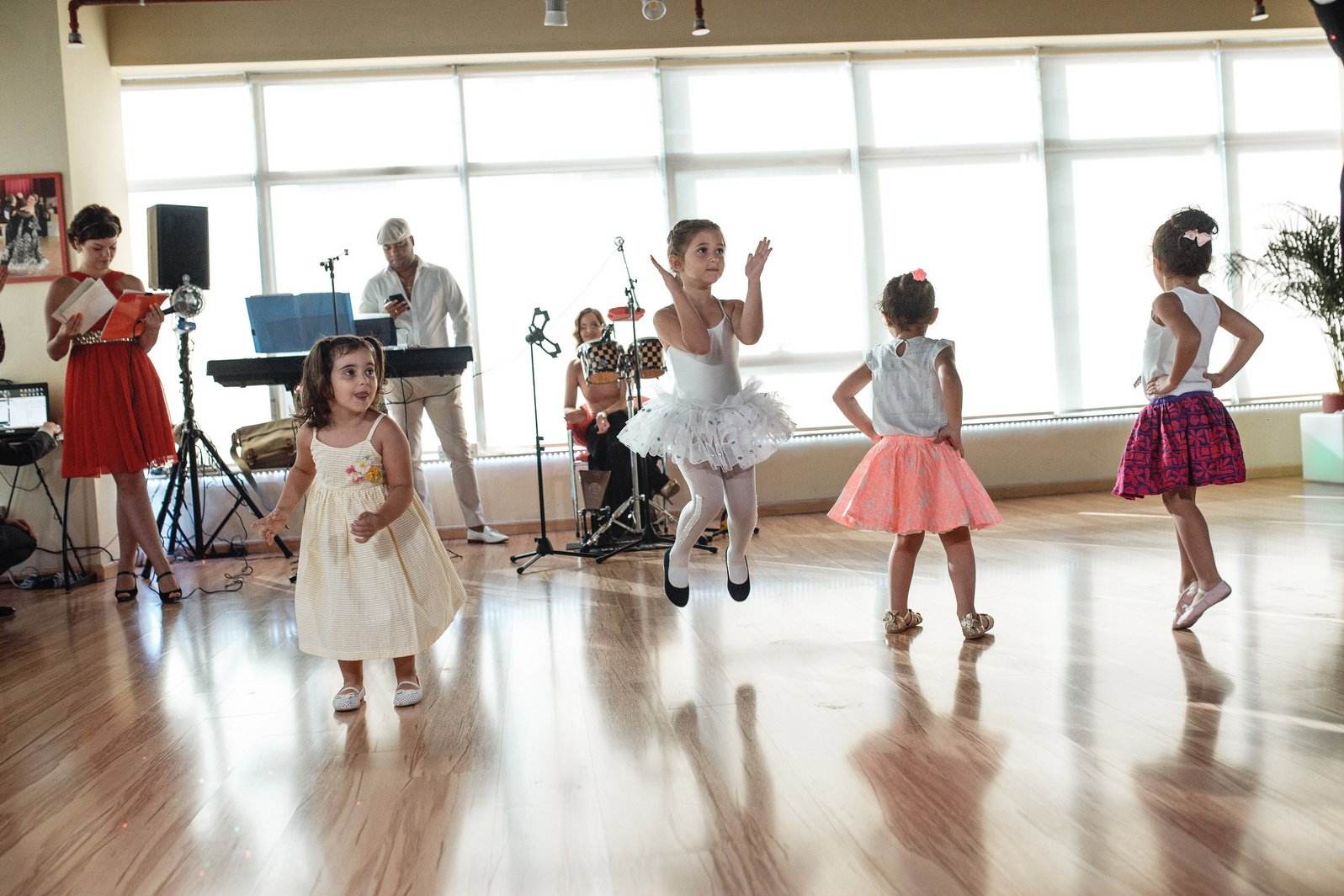 最新幼儿舞蹈2024小班,最新幼儿舞蹈2024小班,一种教育观点的深度阐述