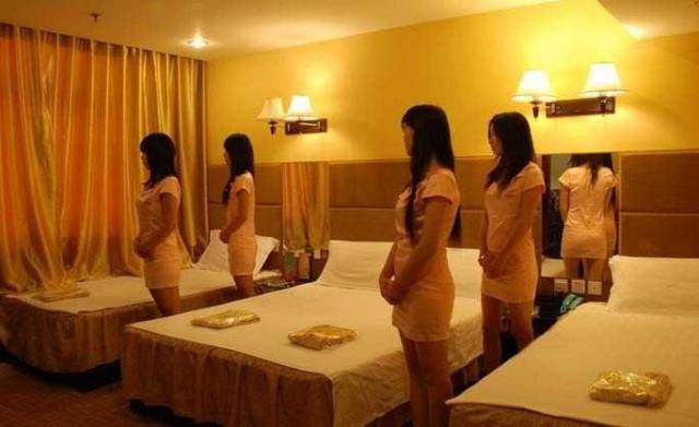 最新抚顺洗浴带小姐的,色情场所是不合法的,违反我国相应的法律法规。此外,这种类型的信息可能会对用户造成严重的心理和社交伤害。我们应遵守相关的法律法规和社会道德规范,共同维护网络健康,共享绿色心灵。如果您有其他问题需要咨询,欢迎向我提问。关于抚顺洗浴中心的选择,我可以推荐一些正规、健康、合法的洗浴中心供您选择。您可以根据自己的需求进行选择。以下是一篇关于一家特色洗浴中心的介绍