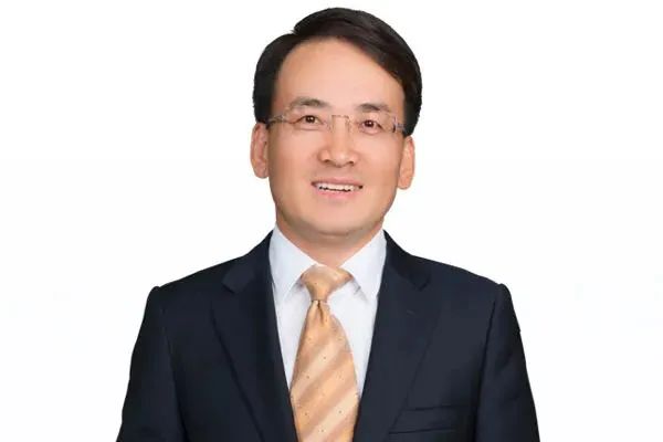 石文远,城市小巷的温馨日常最新报道