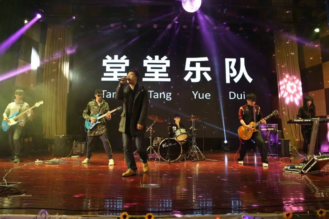 最新乐团燃爆音乐界,激情演奏震撼心灵!