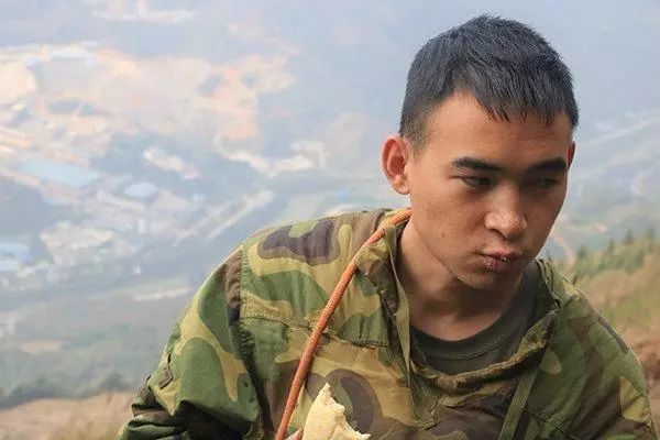 杜富国最新资讯分享,英雄精神永放光芒的光辉历程