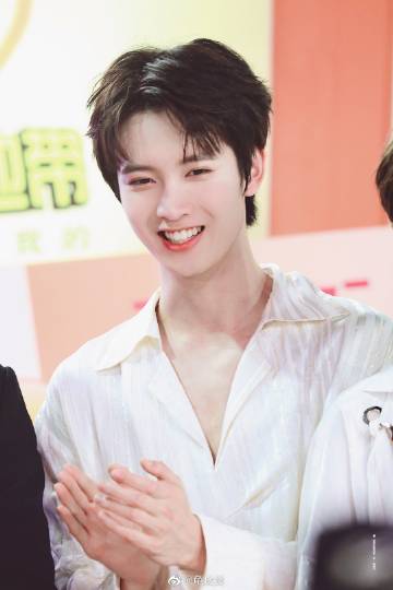 陈宥维最新图片,新一代偶像的魅力瞬间展示